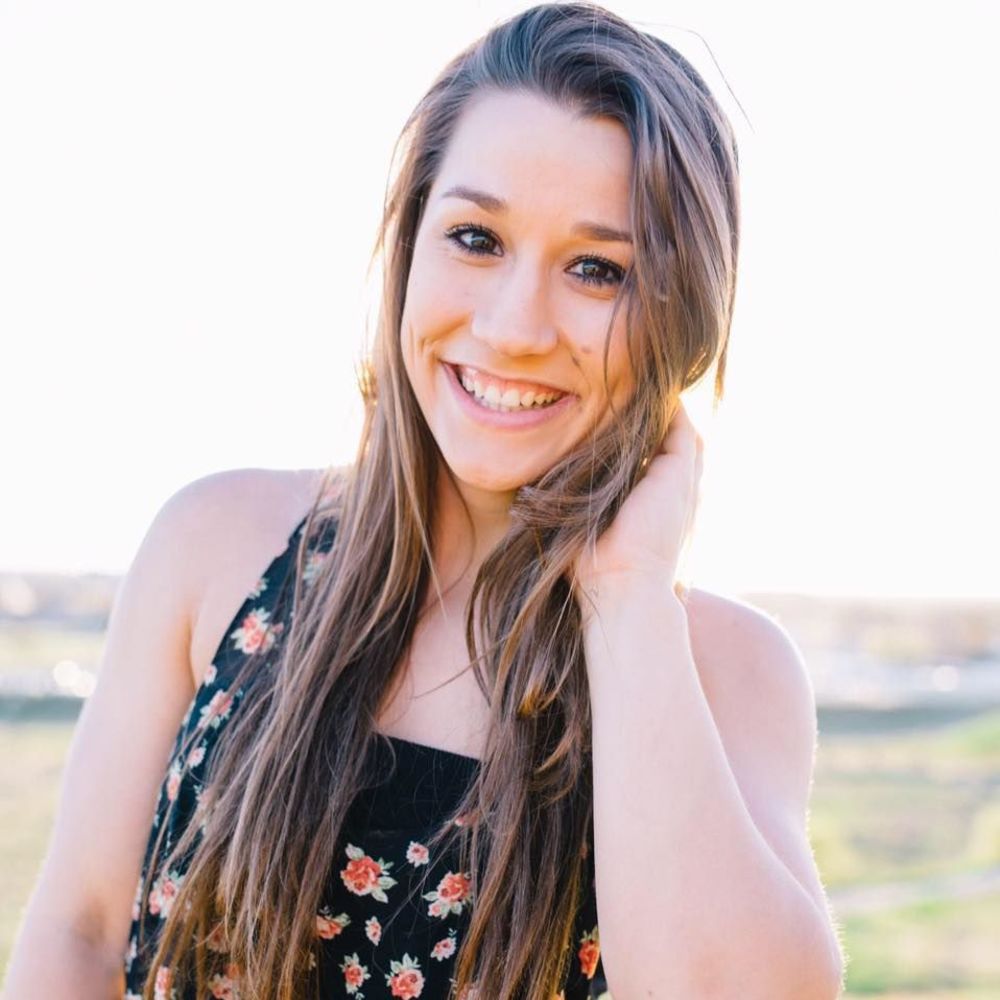 Meet your Posher, Caitlin